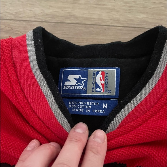 Chicago Bulls Red Sweatshirt - Picture 4 of 7